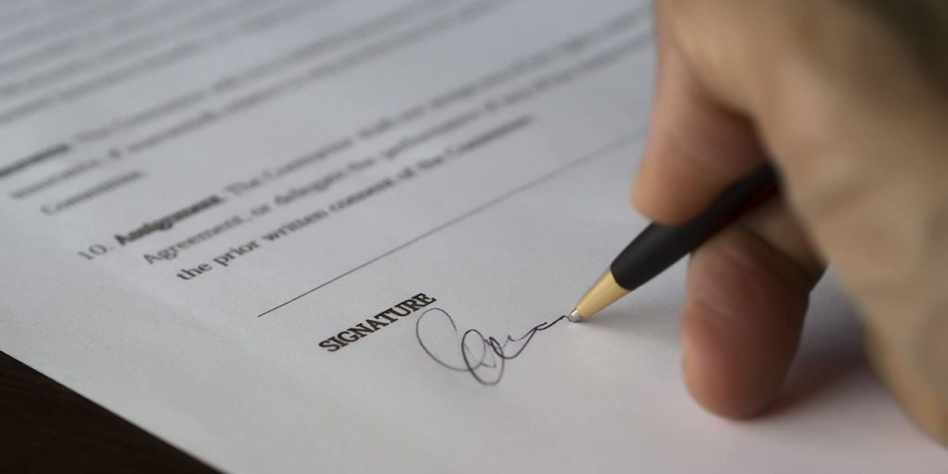 How to Negotiate Contracts with Artists as a Record Label